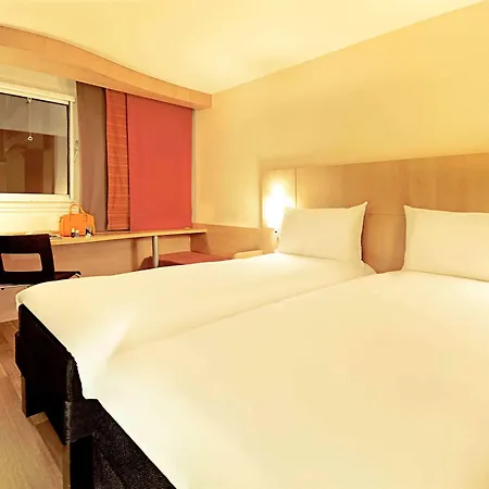 Otel Ibis Lomme Centre
